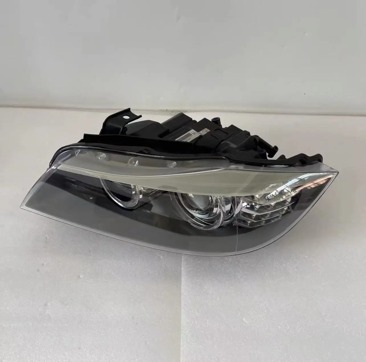 Suitable for BMW 3 Series E90 2009-2011 model 320 325 330LED headlights, factory removed headlight assembly