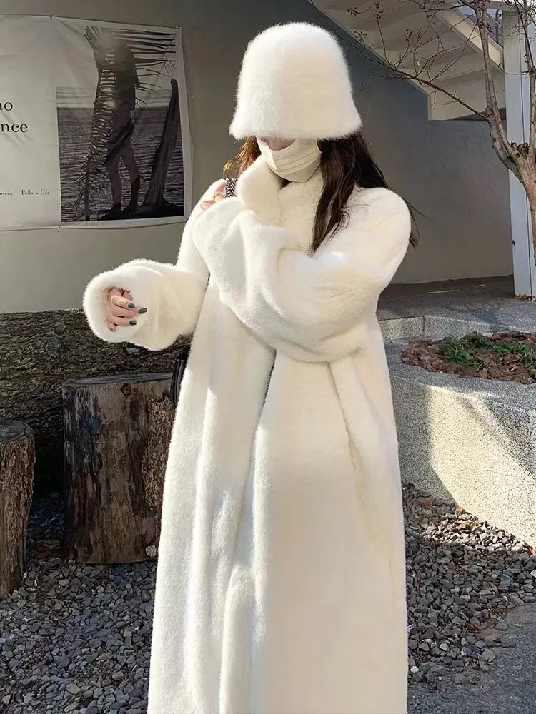 เสื้อโค้ทขนเฟอร์เทียมแบบยาวสำหรับผู้หญิง เสื้อโค้ทผู้หญิงแบบพับปกตัดด้วยมือ งานถักสำหรับเจ้าสาว สวมใส่สบาย หรูหรา คลาสสิก ทรงแม็กซี่ คอวี ผูกเชือก ทรงพอง