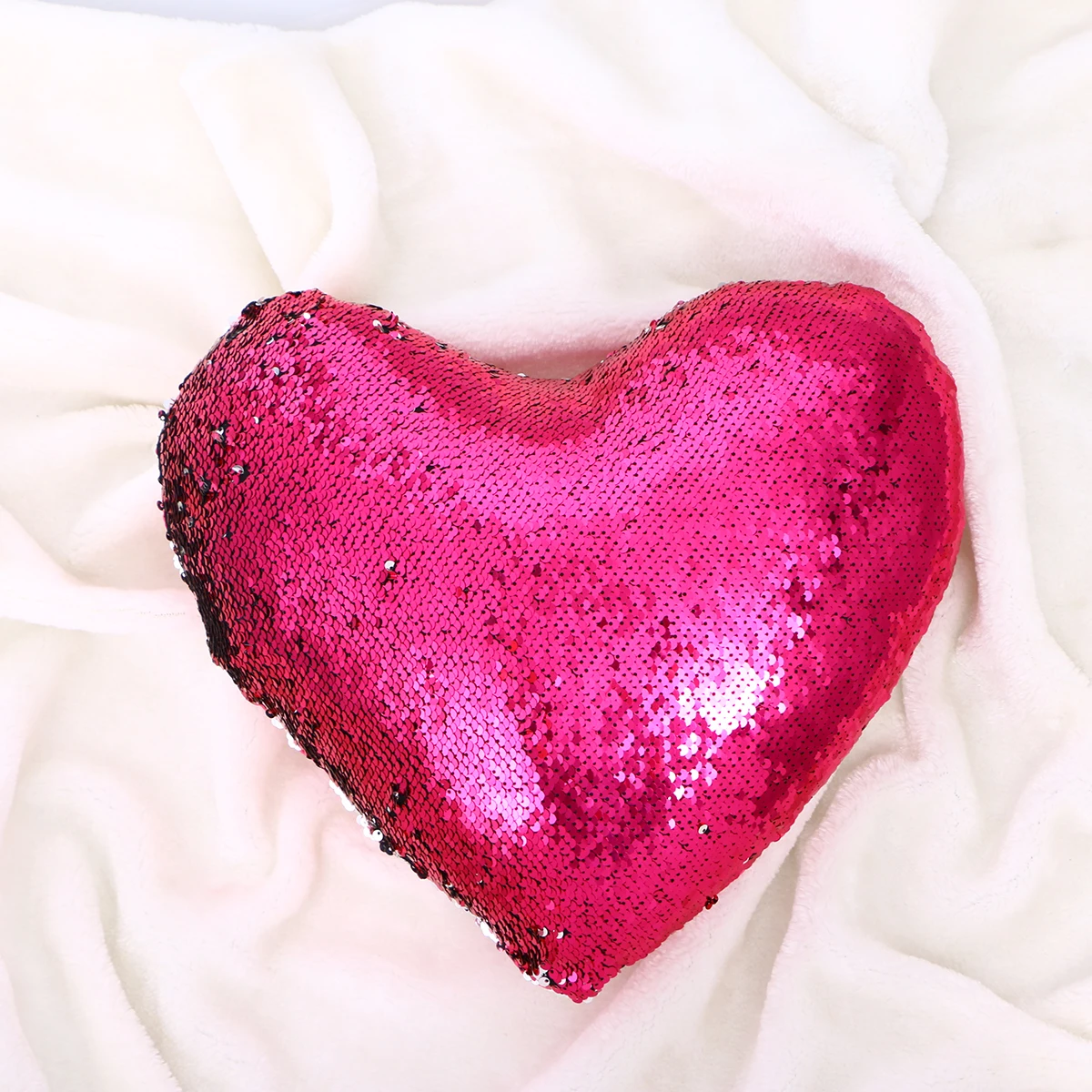 

Sequin Pillow Case Heart Shaped Bright Color Unique Invisible Zipper Easy Wash Cushion Cover Home Decor