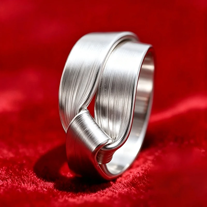 Huitan Gebürstete Silberfarbene Ineinandergreifende Wickelringe für Frauen Minimalistischer Gedrehter Überlappungsring Täglicher Party-Statement-Schmuck – Detail 3