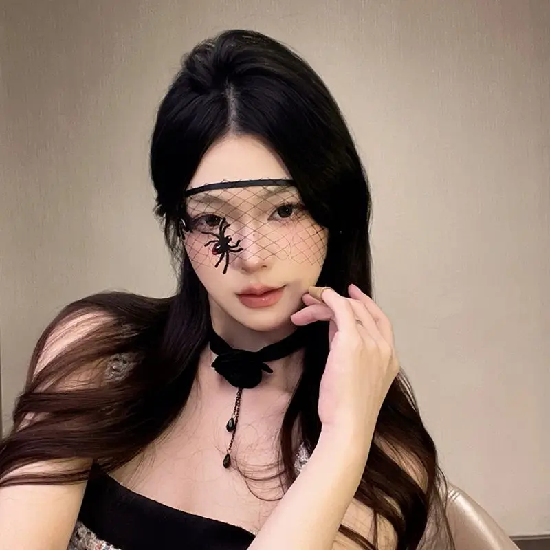 Masque de mascarade à fleurs en dentelle noire pour femmes, voile avec pompon mystère, accessoires pour les yeux Sexy, fête d'halloween vénitienne, Cosplay, carnaval, bal