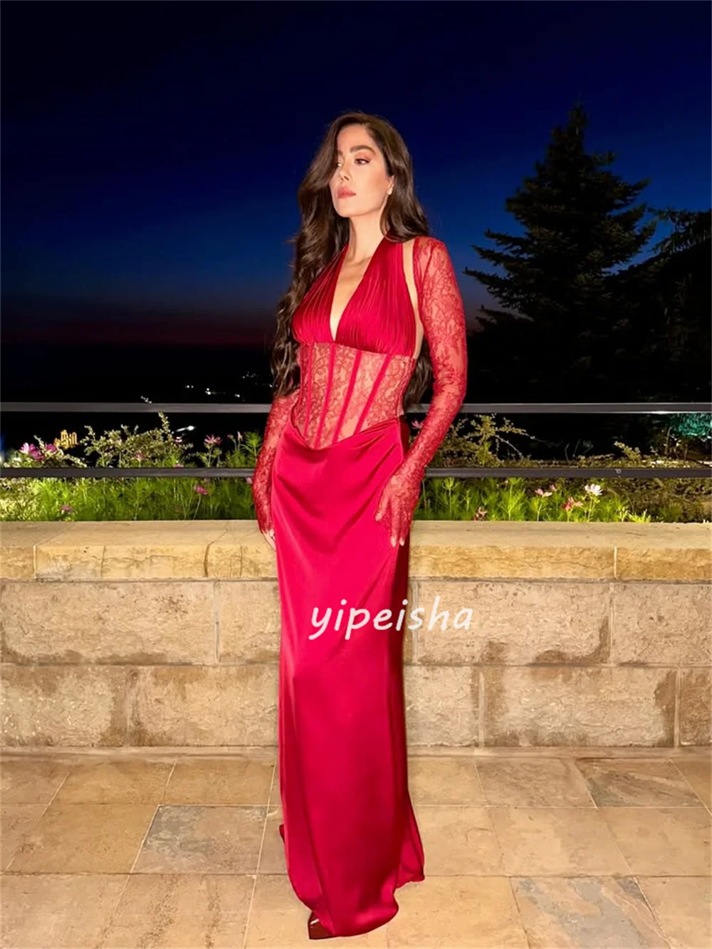 Abiti lunghi personalizzati di alta qualità abbinati a charmeuse in pizzo con pieghe dritte e scollo all'americana Abiti per occasioni su misura Taglie disponibili Sexy