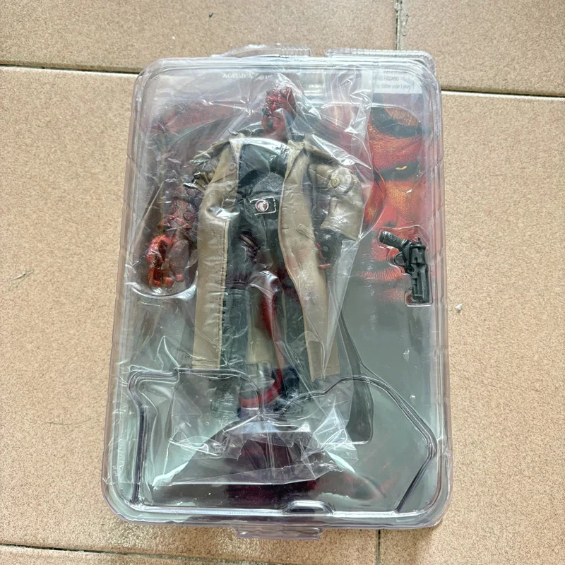 

Фигурка MEZCO Hellboy 2004 "Hellboy" плащ вариант ПВХ дьявол BJD классическая фигурка из фильма Коллекционная модель игрушка в подарок 18 см