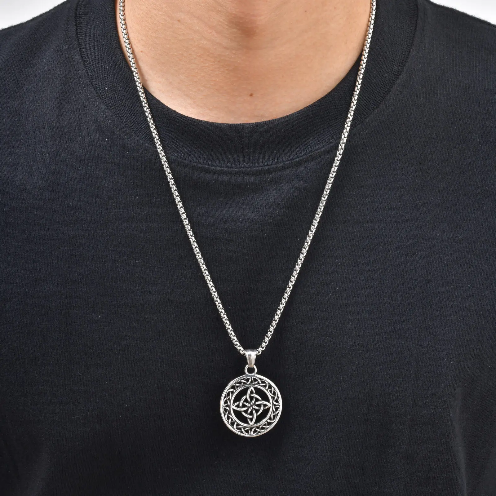 Vintage-Halskette mit keltischem Knoten für Männer und Jungen, runde Halskette mit Anhänger aus Edelstahl, Punk-Amulett-Schmuck, Geschenk – Detail 1