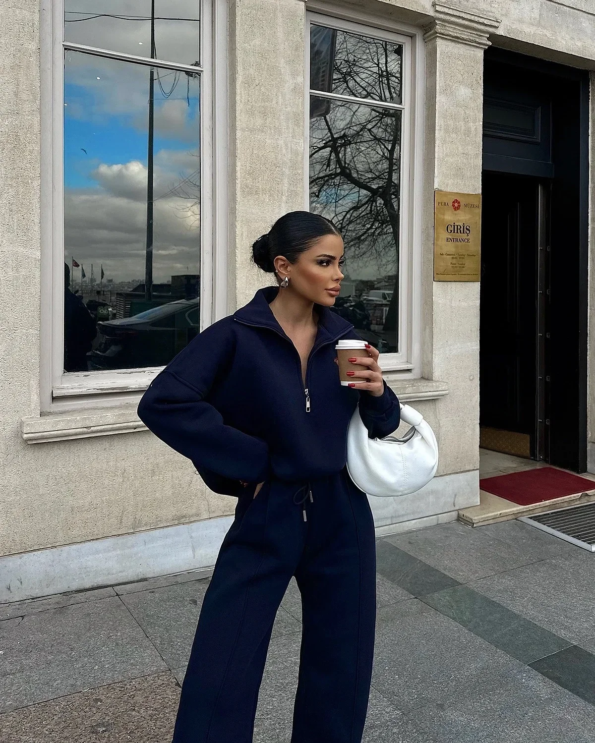 طقم بدلة رياضية نسائية بنصف سحاب، سويت شيرت قصير برقبة عالية، بنطال واسع الساق، كاجوال فضفاض مكون من قطعتين