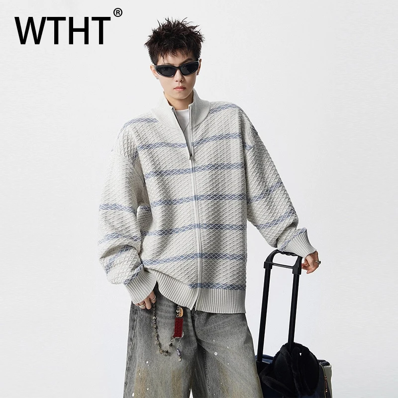 

WTHT Fashion 2025 Winter Men's Striped Contrast Color Spliced Sweater Trendy Stand Collar Long Sleeves Coats Male 2A2555