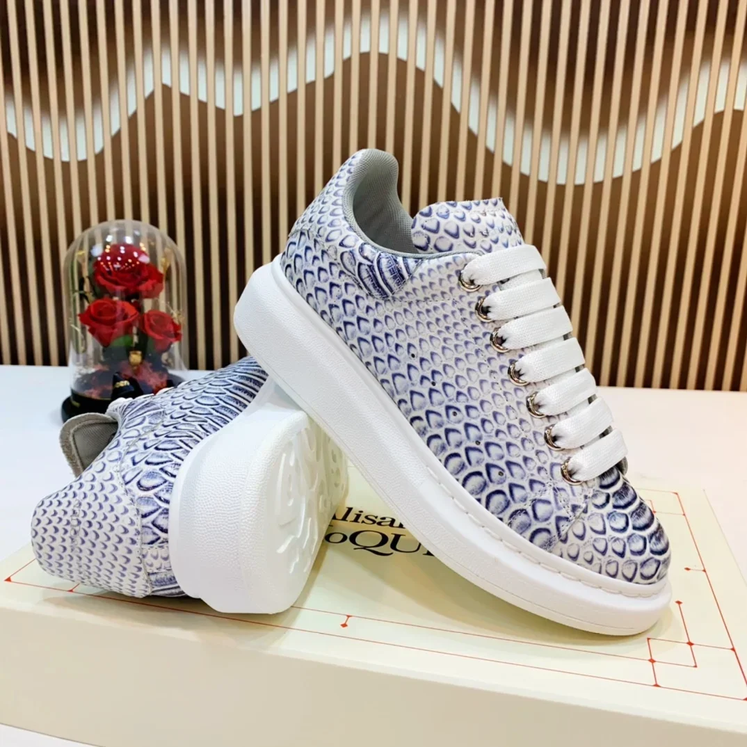 

Top Hight Quality Mens Casual Sneakers Real Leather Womens Brand Designer Tennis Shoes Classic Fashion Design running shoes
