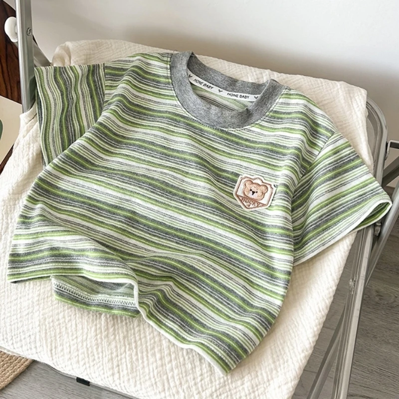 New Summer Childrens Clothes Korean Style Multiple Striped T-shirt with Cute Bear Embroidery Patch for Boys Girls Loose T-shirt