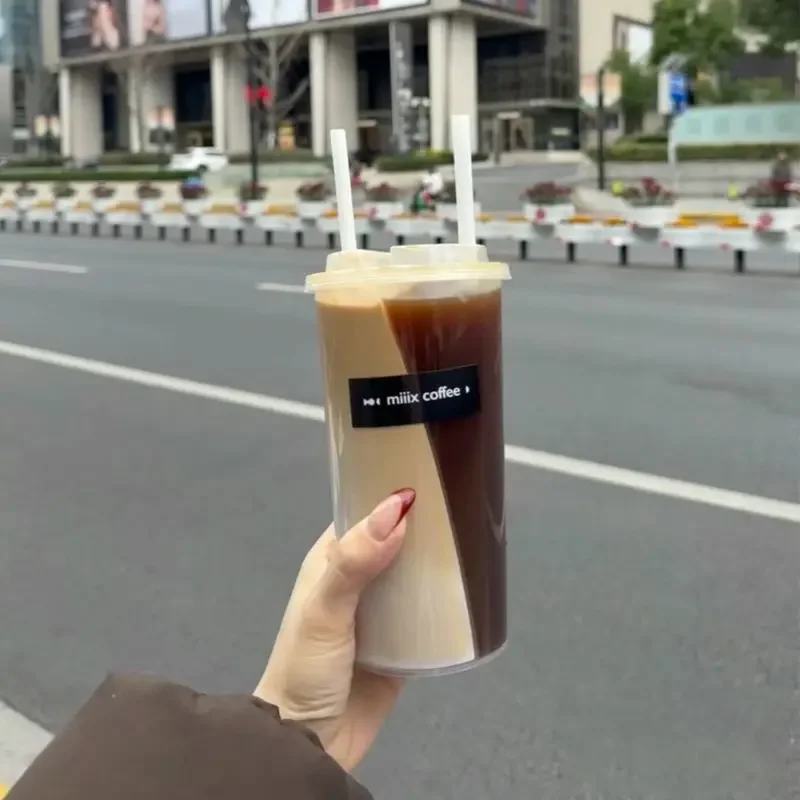 

Изготовленные на заказ толстые пластиковые двухслойные герметичные чашки для чая Боба | Известные в Интернете чашки 2-в-1 с двойным вкусом для двух напитков