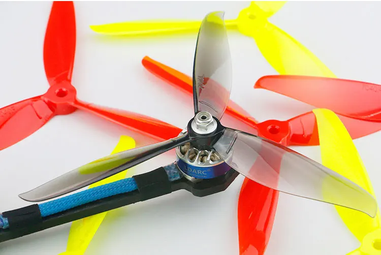 Hochwertige 7040 7 Zoll 3-Blatt/Trizyklon-Propeller 8 Paare für RC Drohne FPV Racing Freestyle DIY Zubehörteile – Detail 1