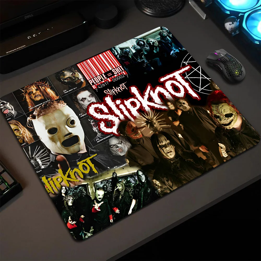 

Band S-slipknot Rocks Mousepad Small LockEdge Mouse Pad For Gamers Computer Desk Pad Rectangular Anti-slip Rubber