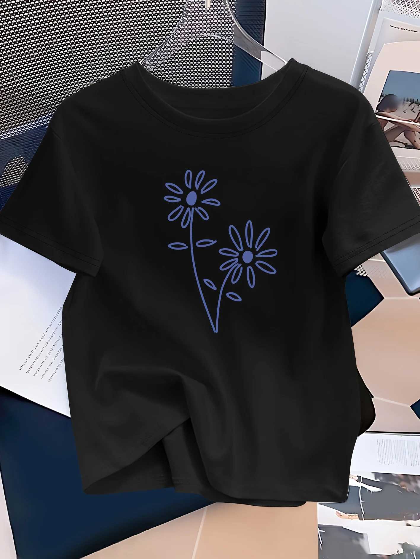 Women's Casual Elegant Blue Line Floral Graphic Print Round Neck Short Sleeve Fashion Casual Woman Summer T-Shirt Clothing