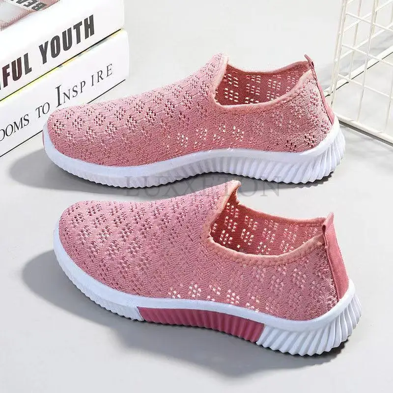 Women Flat Shoes 2024 Summer New Fashionable and Comfortable Women Mesh Breathable Sports Socks Casual Sports Shoes