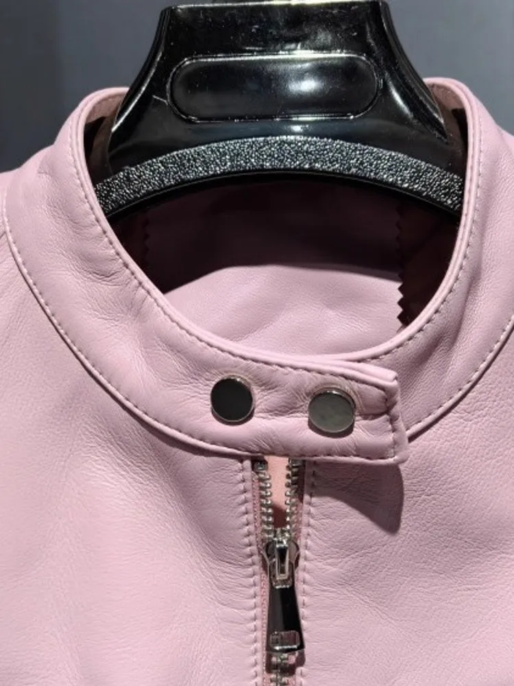 خريف جديد إمرأة الوردي الوقوف طوق جلد الغنم سترة جلدية حقيقية نمط قصير يندبروف دراجة نارية السائق معطف فضفاض صالح سترة