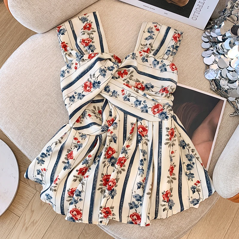 

Retro V-neck Knot Floral Women's Shirt Summer Unique Exquisite Waist-cinching Small Flying Sleeve Top Lace Snowflake Polyeste...