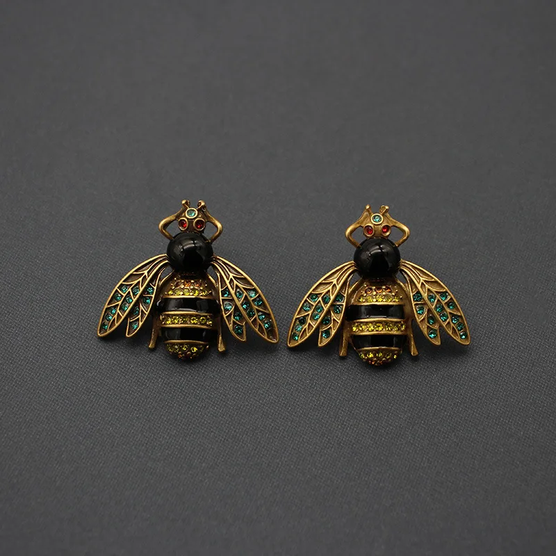 Simple classic vintage bee stud earrings black enamel glass enamel insect classic ear jewelry