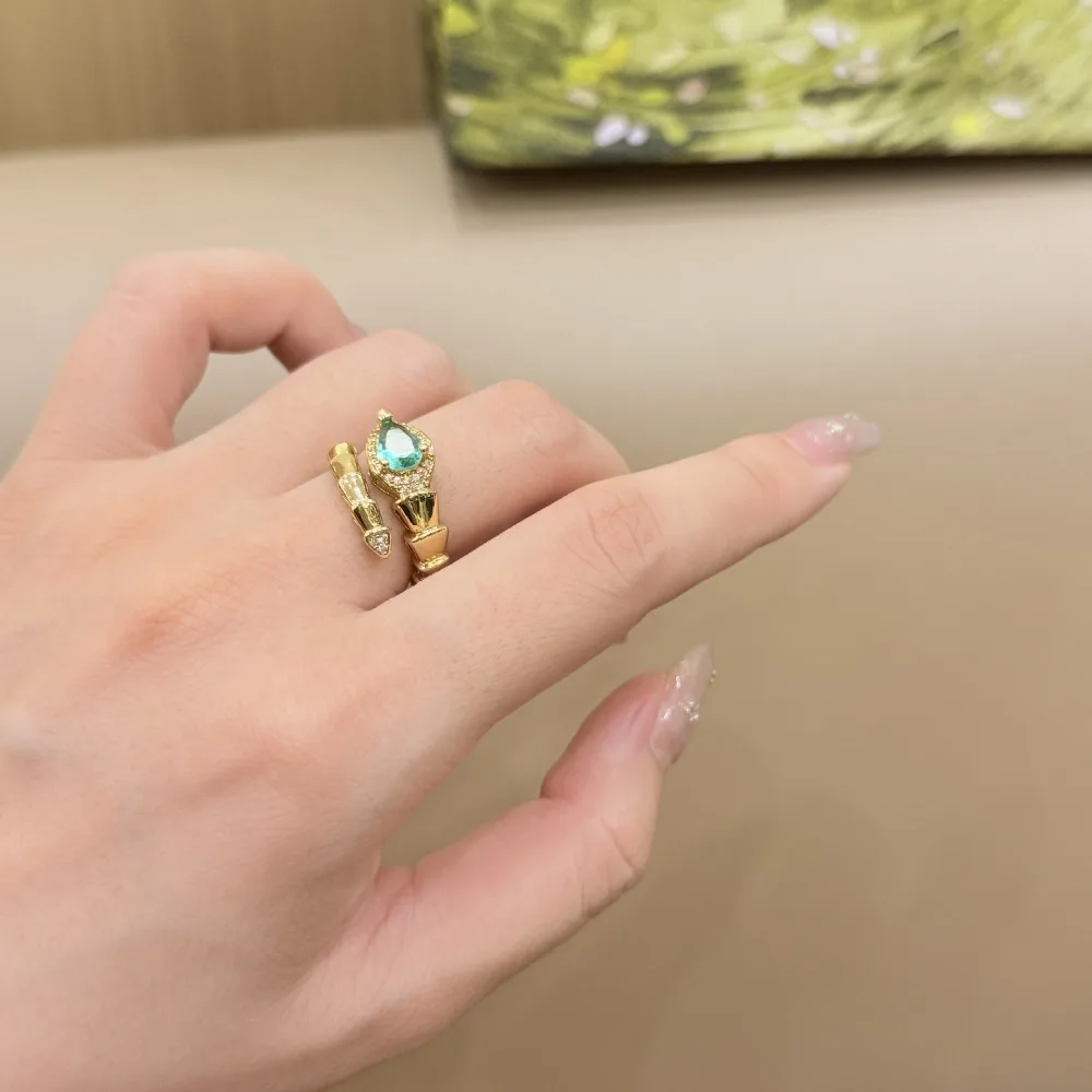 Brillian Double layered gold fashionable snake shaped ring with adjustable opening for parties, dances, luxurious jewelry gifts