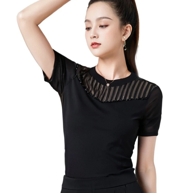 Fashion Senior Comfortable Slim New Latin Dance Clothes Female Mesh Splicing Short-sleeved Blouse Modern Dance Practice Clothes！