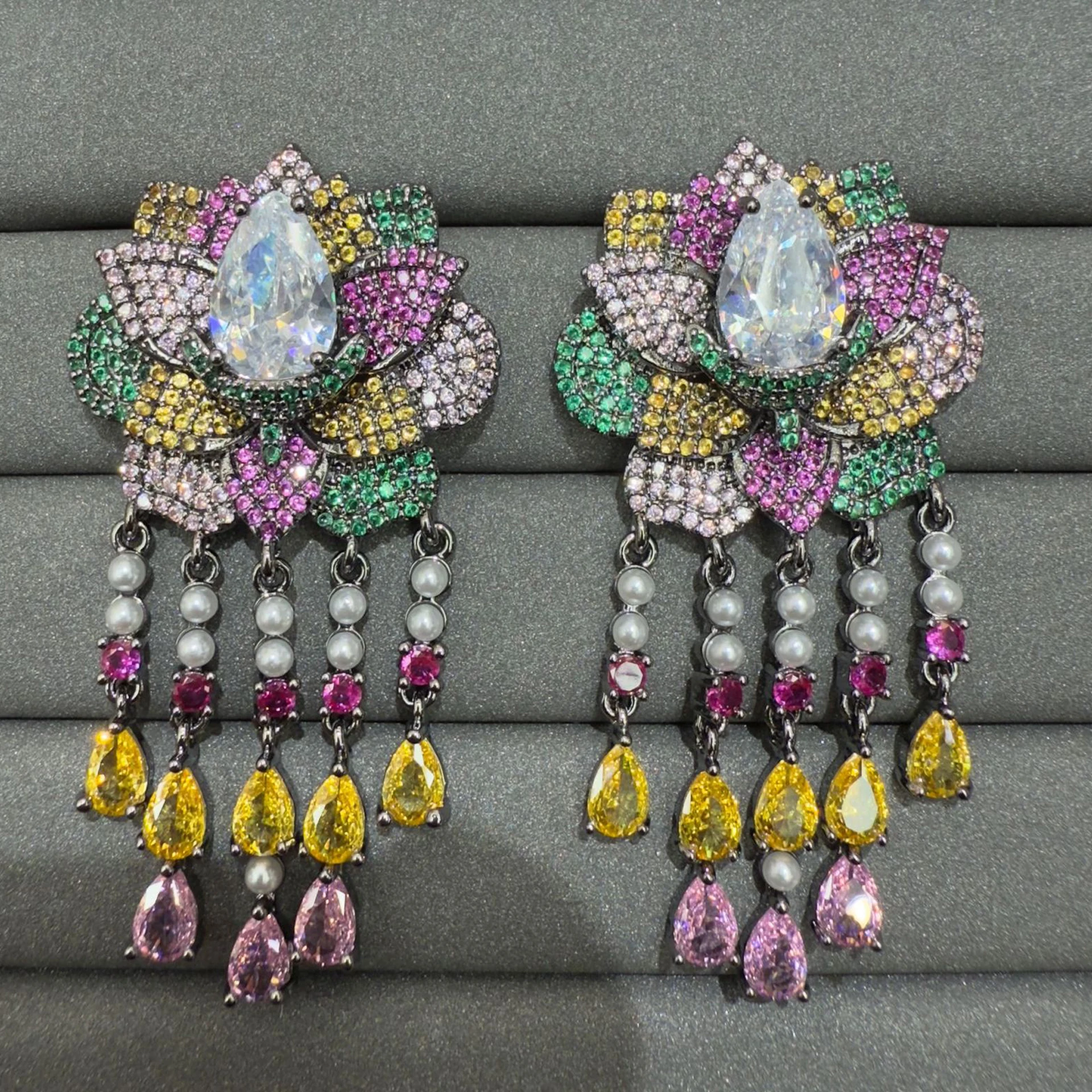 

Gorgeous cubic zirconia earrings for women luxury jewelry gala event wedding party flower teardrop dangling earrings unique gift