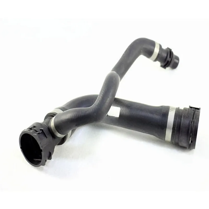 

Трубка верхнего патрубка системы охлаждения (водяной бак) для BMW X5 E70 3.0, OEM 17127593490