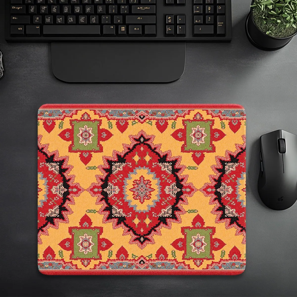 

The retro Persian-style mouse pad is waterproof, easy to clean and made of durable rubber, suitable for both families and gamers