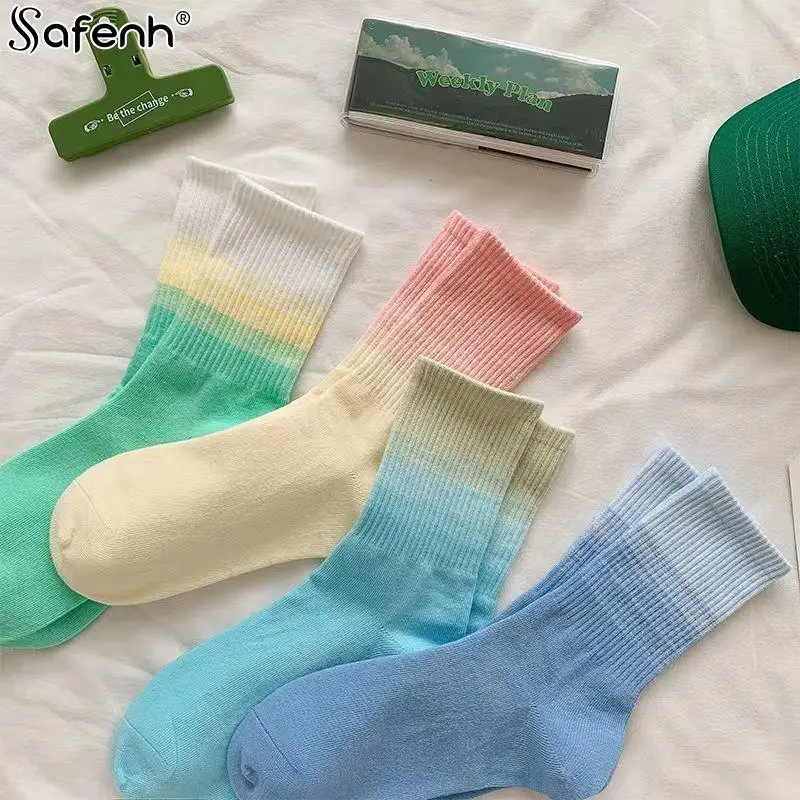 1Pair Gradient Color Socks Women's Mid-tube Stockings Ins Style Simple Candy Color Fashion Spring And Autumn Cotton Sports Hoses