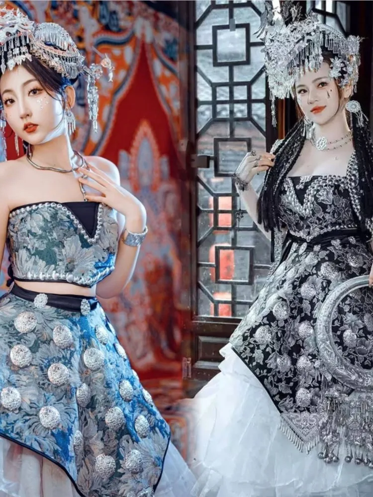 

Новый двухцветный топ без бретелек и длинное платье для путешествий в темном этническом стиле в экзотическом стиле.