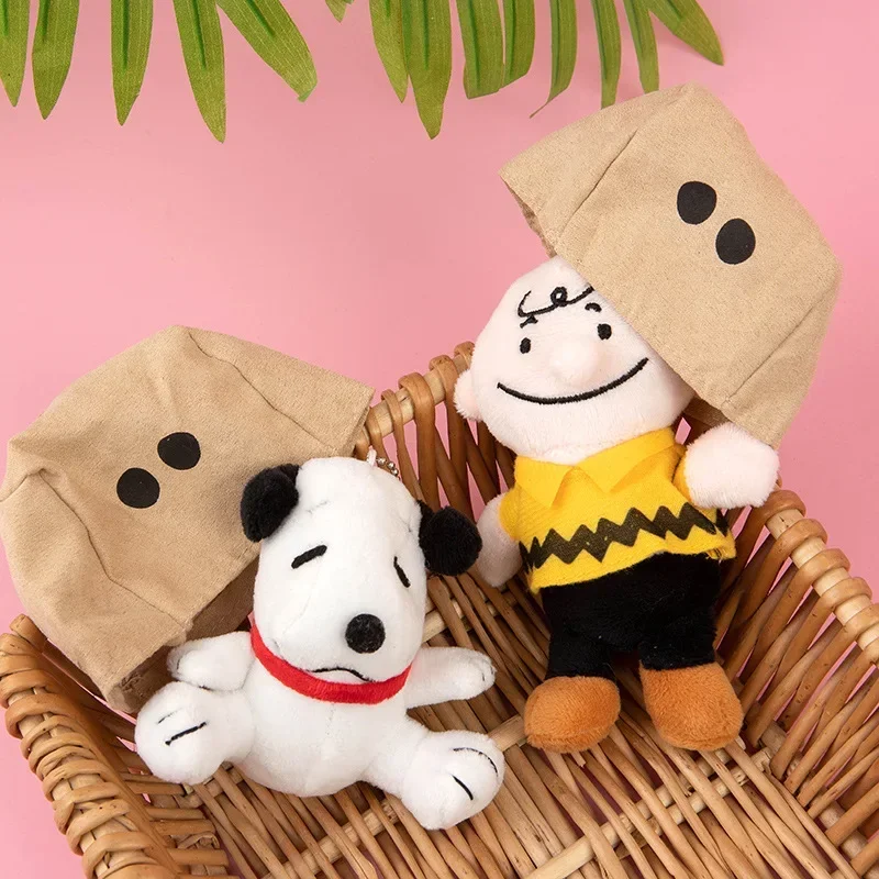 10cm Peanuts Snoopy Charlie Pluszowe zabawki Pluszowy brelok do kluczy Papierowa torba Pokrowiec na głowę Pluszowe zabawki dla psa Torba Samochodowa Zawieszka Para Prezent urodzinowy
