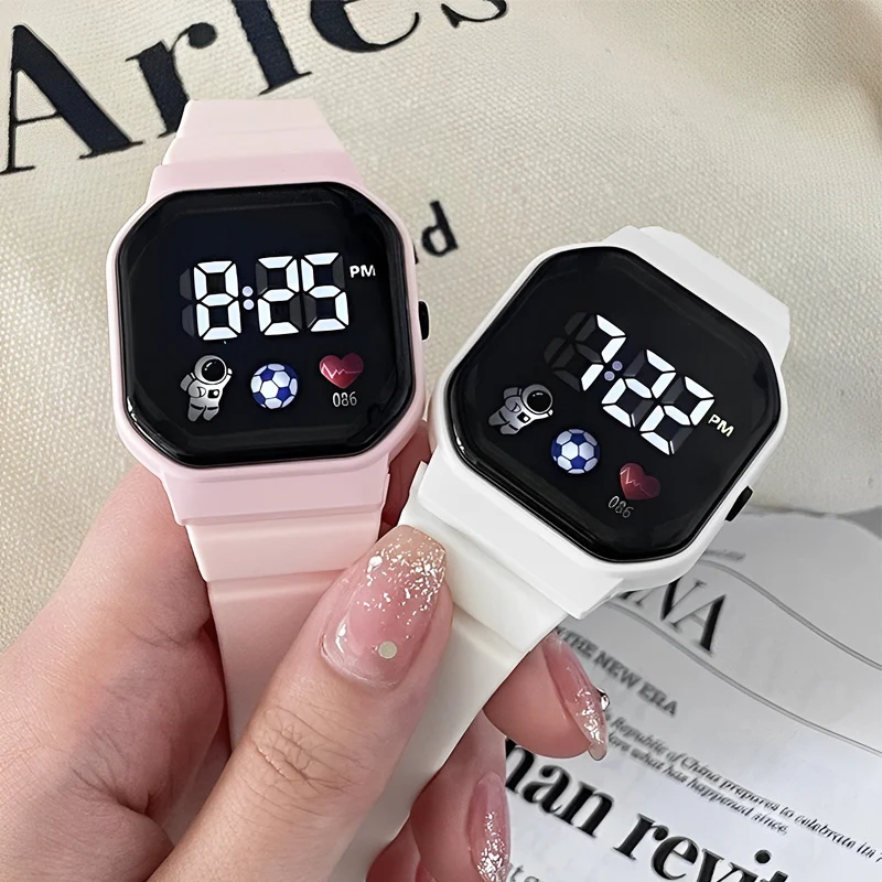 LED Display Astronaut Electronic Watch Student Simple Fashion Silicone Watch Band Square Cute Fashion BoyGirl Electronic Watches