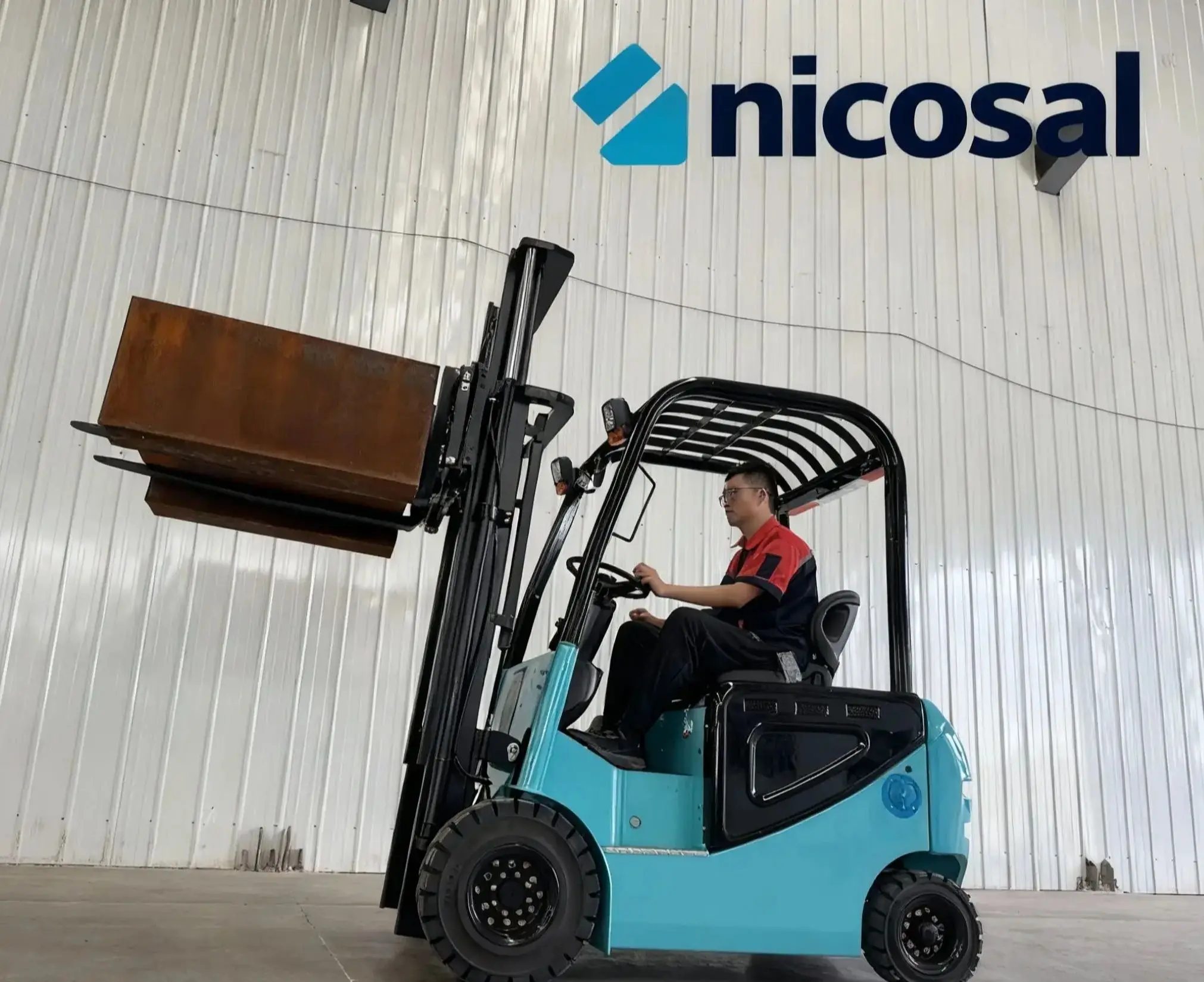 رافعة شوكية كهربائية بأربع عجلات، 1 طن و1.5 طن لنقل البطاريات العلوية، رافعة شوكية للتحميل والتفريغ