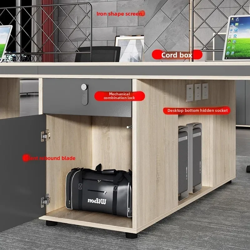 Комбинация офисного стола и стула. Двойной 4-местный 6-местный стол. Пространство для персонала. Простой современный компьютерный стол и стул для персонала.