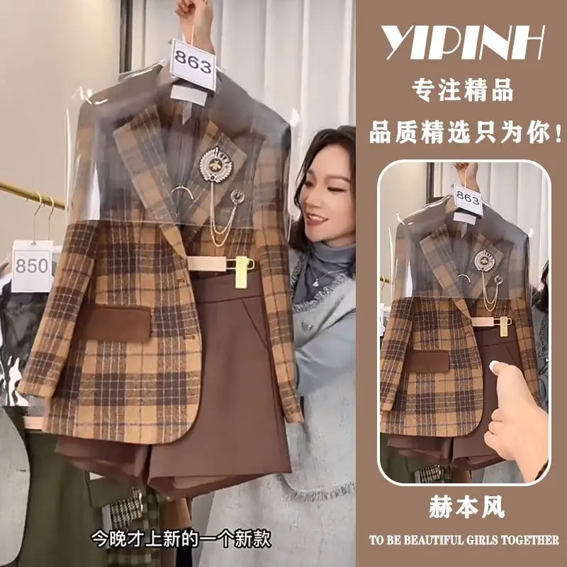 2023 Autumn/Winter New Plaid Suit Outer Set Women\'s Hepburn Suit Shorts Slim Two Piece Set