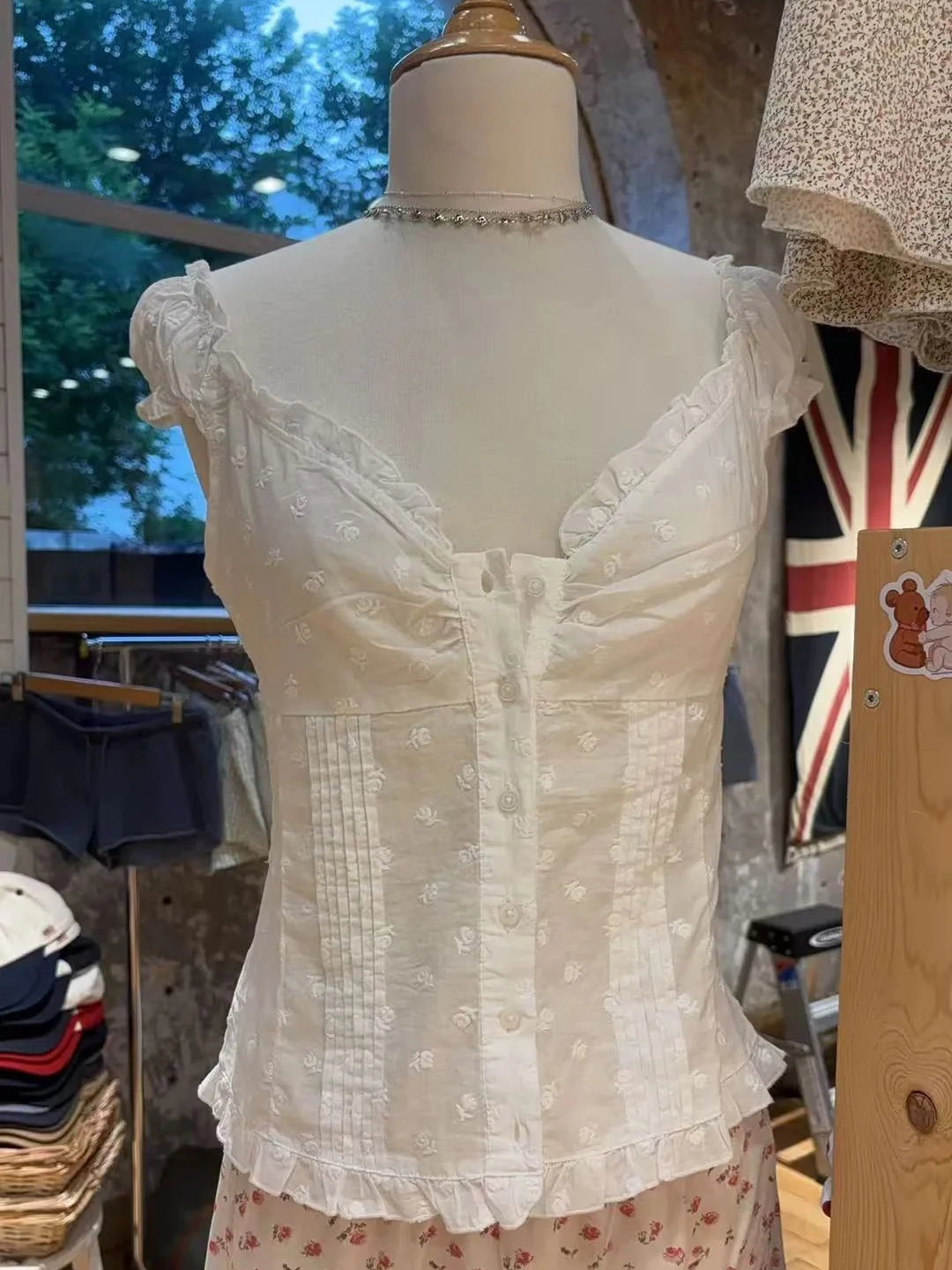 NONE Rüschen weiß Basic Bluse Top für Frau Sommer falten einreihige ärmellose Tanktops lässige Baumwoll weste y2k süße Leibchen 6