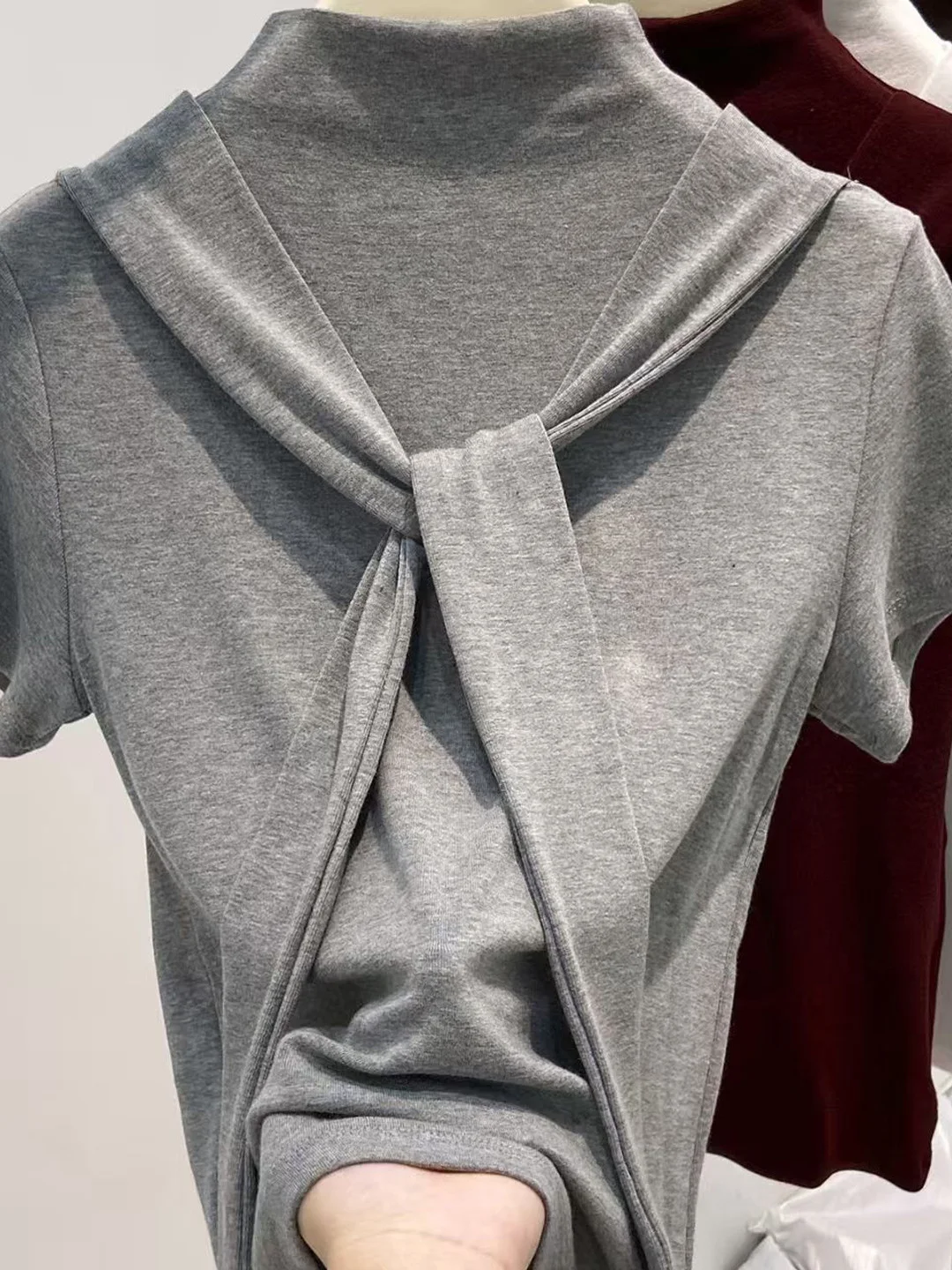 

Faionable oulder Design ort Sve Slim Fit Women's T-irt with Belt Spring Autumn New Sle Fake Two-Piece Top
