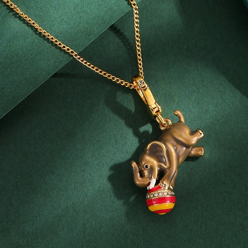 1Pc Exquisite Adorable Circus Grey Elephant Pom-pom Pendant, Stylish And Versatile Elephant Bag Charm Necklace,Christmas Gift