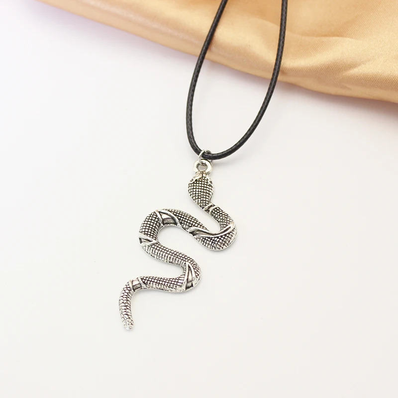 Retro Big Python Snake Pendant Necklace for Women Silver Color PU Rope Leather Clavicle Collar Neck Jewelry Hiphop Punk Gift