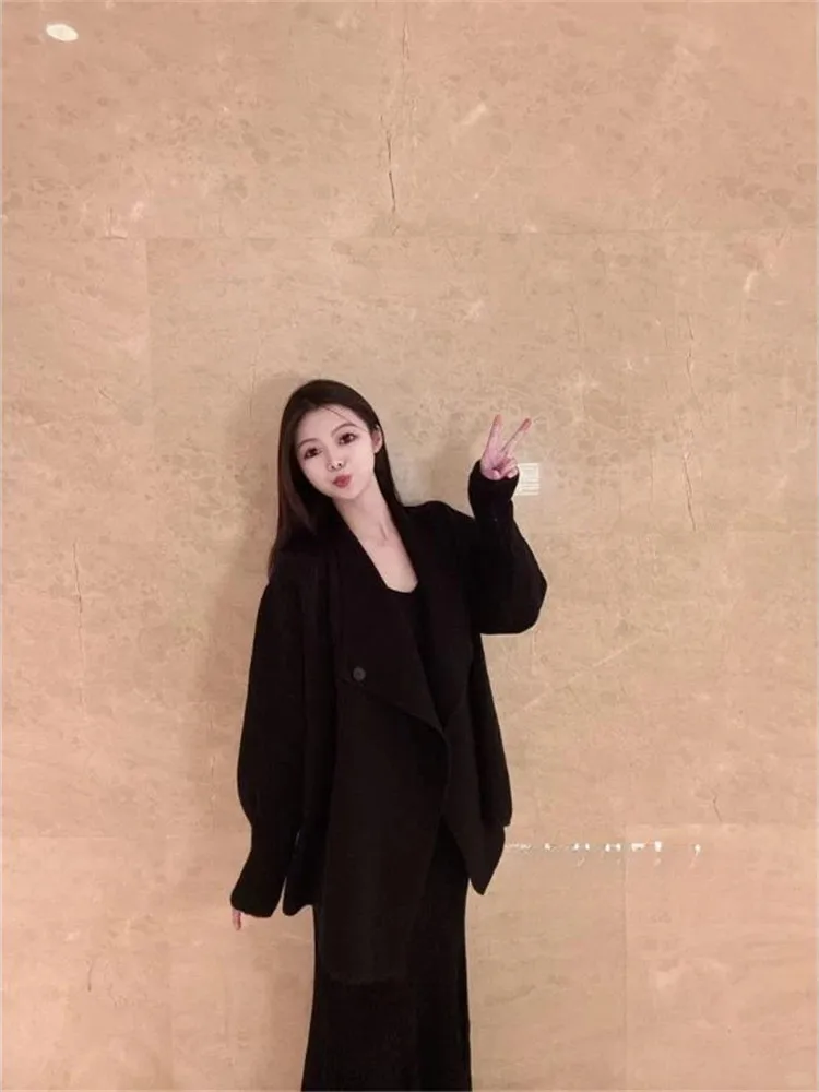 

Вязаный комплект с юбкой с высокой талией Ele: модный женский образ дня (OOTD), универсальный трикотаж с V-образным вырезом, весенняя повседневная одежда в корейском стиле