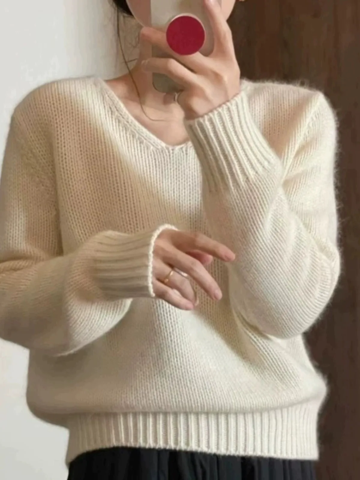 European autumn and winter new cashmere sweater women's V-neck loose short sweater wool jumper knitwear bottom tide