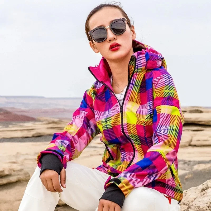 

Outdoors Colorful Women Hiking Climbing Jacket Thickening Waterproof Windproof Sweater Female Soft Shell Spring Fishing Clothes