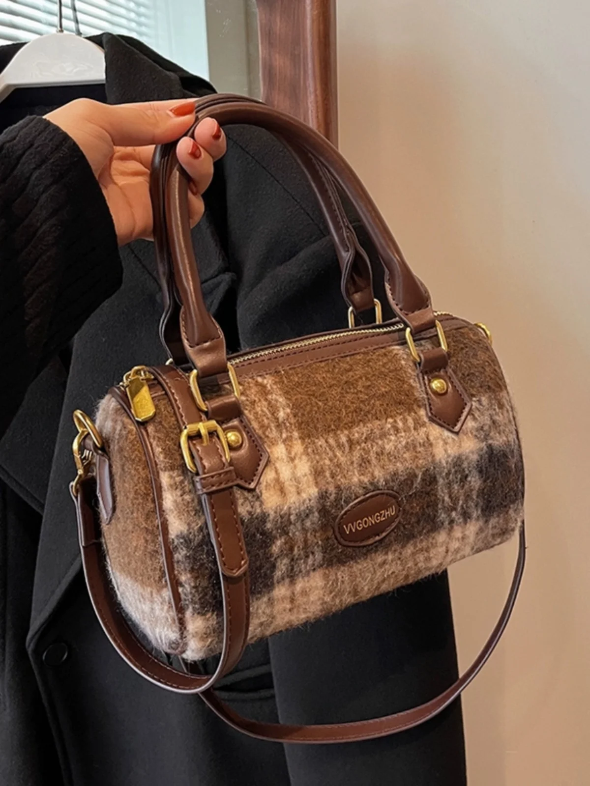 

Popular Woolen Contrast Boston Crossbody Bag For Women Autumn Winter New Brown Green Fashion Shoulder Messenger Bags