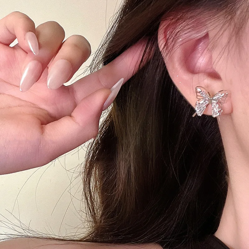 

New 925 Sterling Silver Butterfly Earrings Personality Charm Simple Women Earrings Birthday Gift for Friends Exquisite Jewelry