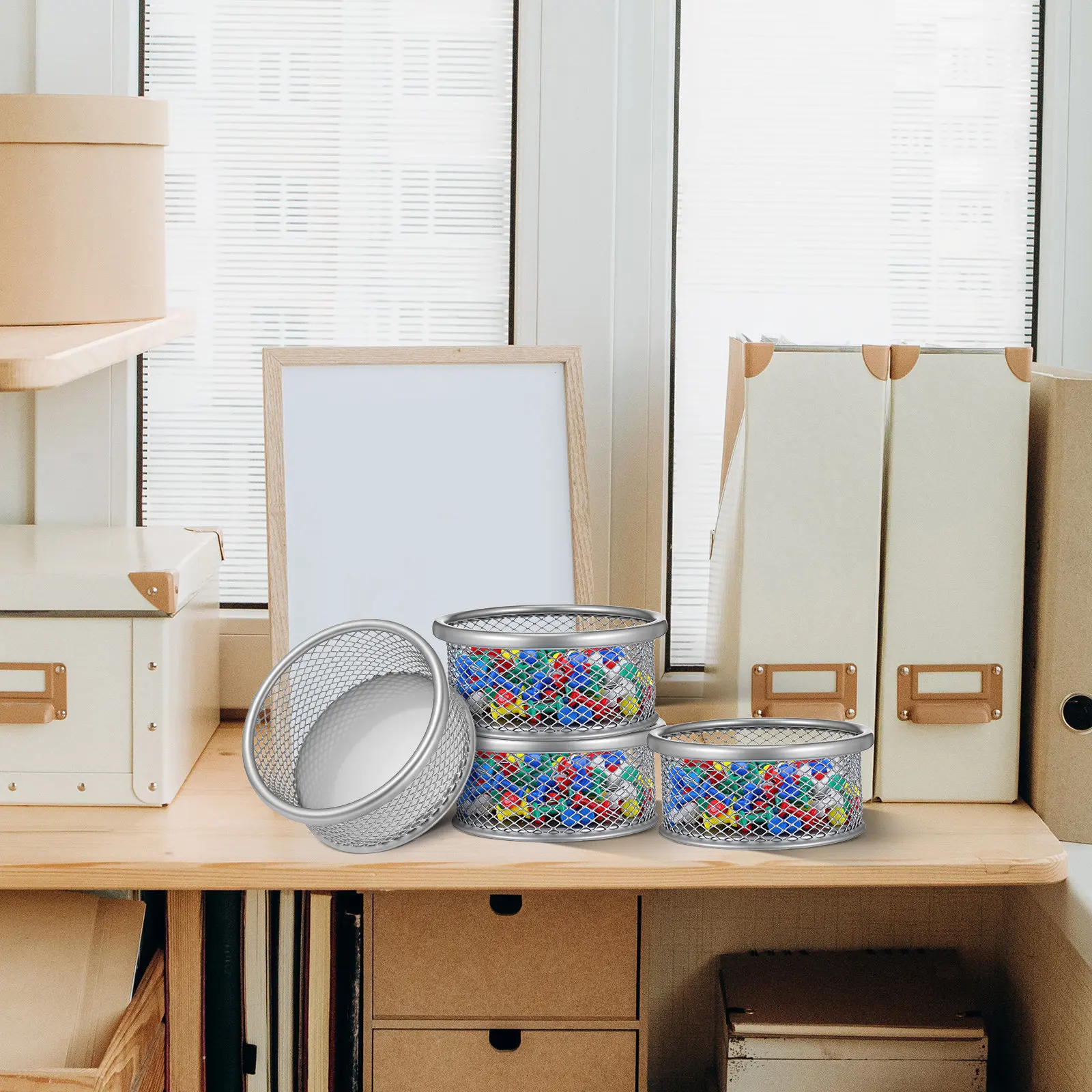 

Набор из 4 современных сетчатых настольных контейнеров для канцелярских принадлежностей - компактные держатели для скрепок и мелочей
