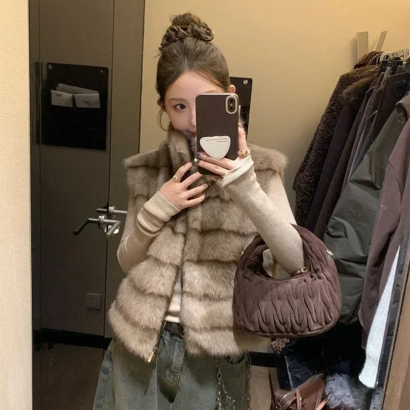 Eco-friendly Fur Jacket A Light Luxury Niche Korean-style Faux Mink Fur Vest New Fashionable Women's Clothing for Autumn Winter.