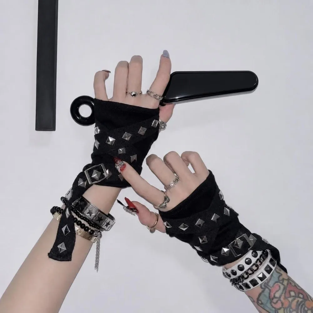 Metal Rivet Detail Women's Fingerless Gloves Black Half Finger Street Dance Sleeves Buckle Strap Punk Style Rivet Gloves JK Girl