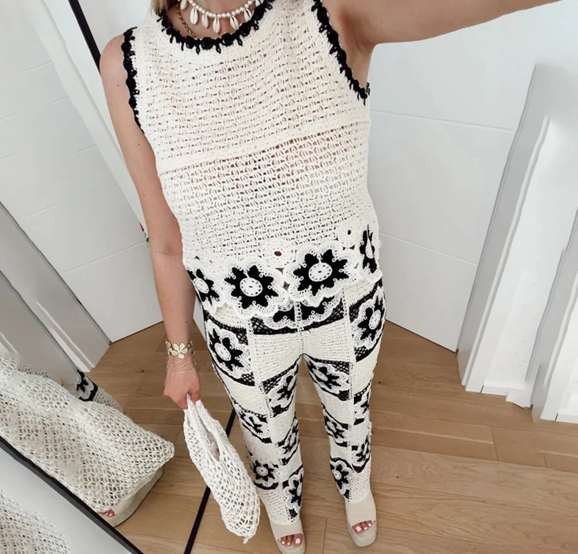 Autumn New Women\'s European And American Style Crocheted Sleeveless Tops Contrasting Color Knitted Wide-Leg Pants Fashion Suit