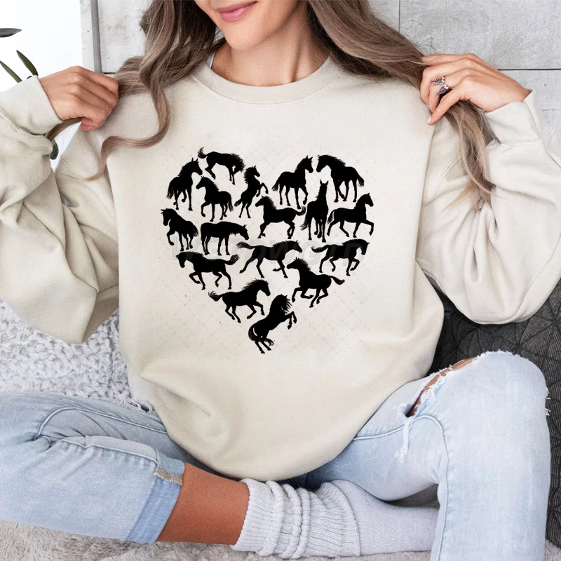 Horses Heart Graphic Sweatshirts Horse Mom Harajuku Fashion Hoodie Horse Heart Casual Pullover Gift for Farm Owner Classic Top