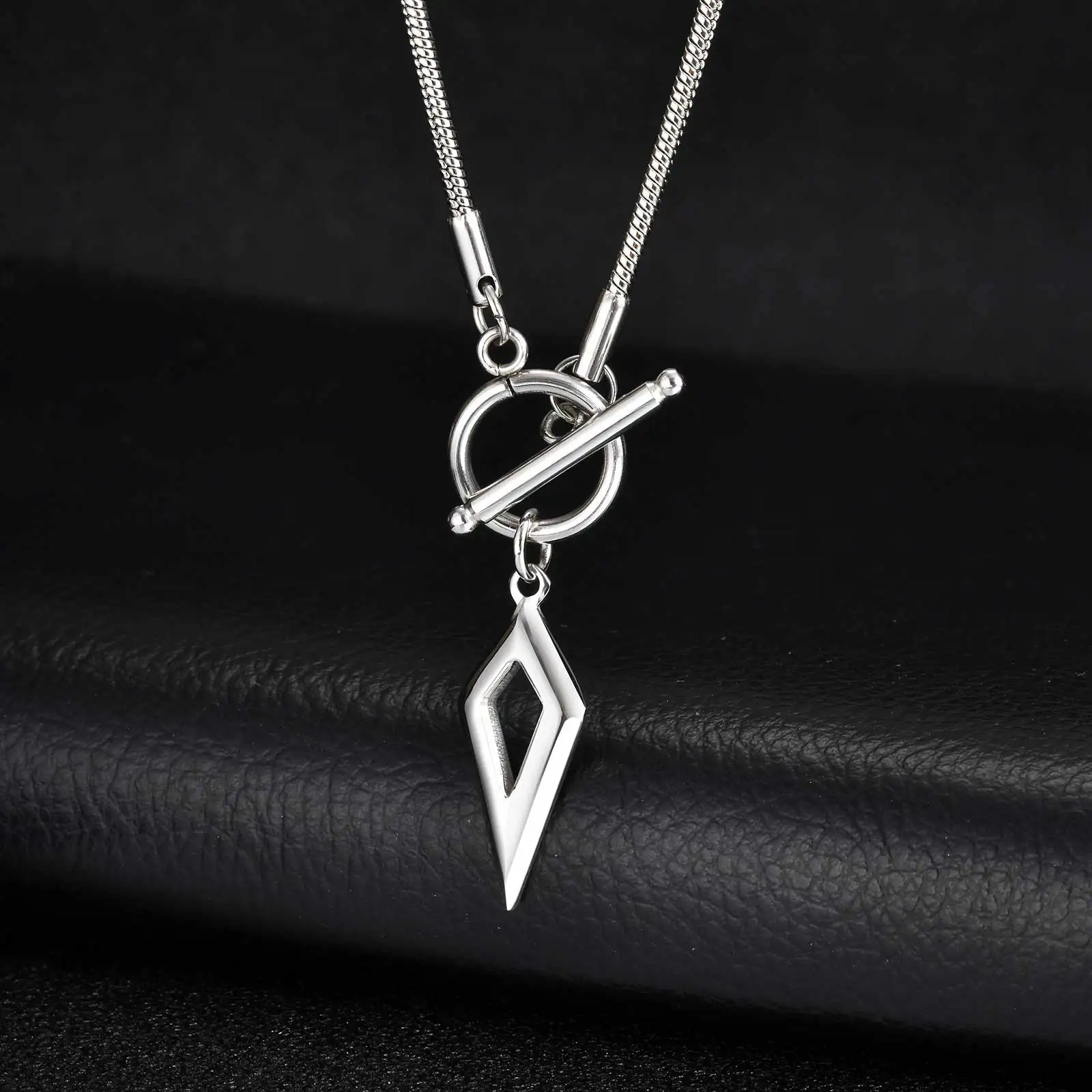 Trendige klassische Halskette mit vierzackigem Sternanhänger und OT-Verschluss für Herren, runde Schlangenkette aus Edelstahl, Punk-Schmuck – Detail 6