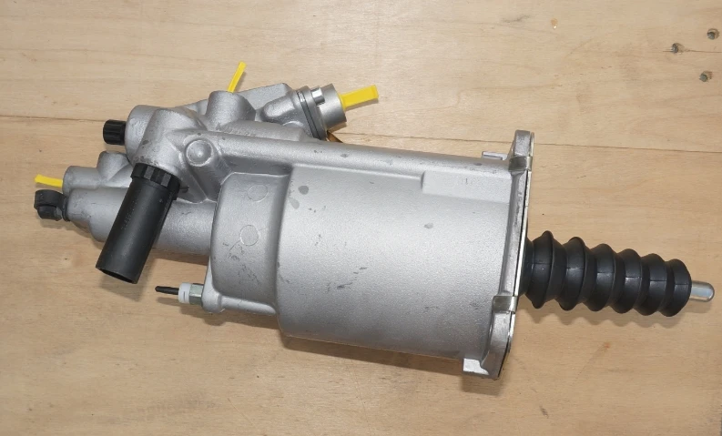 Hot Selling Truck Parts & Accessories Clutch Master Cylinder Mighty 1604-00888 Clutch Cylinder .
