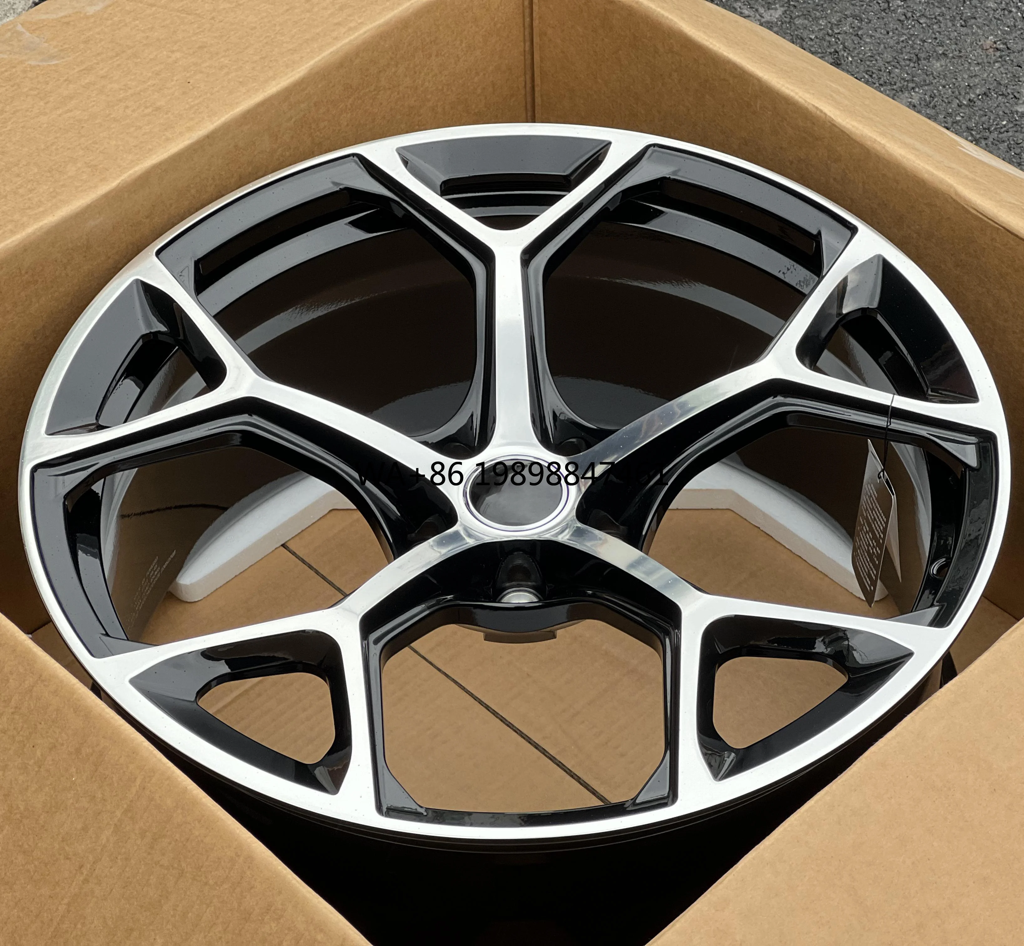 

Lightweight Custom 19 20 21 22 23 Inch Forged Wheels Suitable for Audi Q5 Q7 A4 A5 A6L S4 S5 S6 S7 S8 RS4 RS5 RS6 RS7 Upgrade