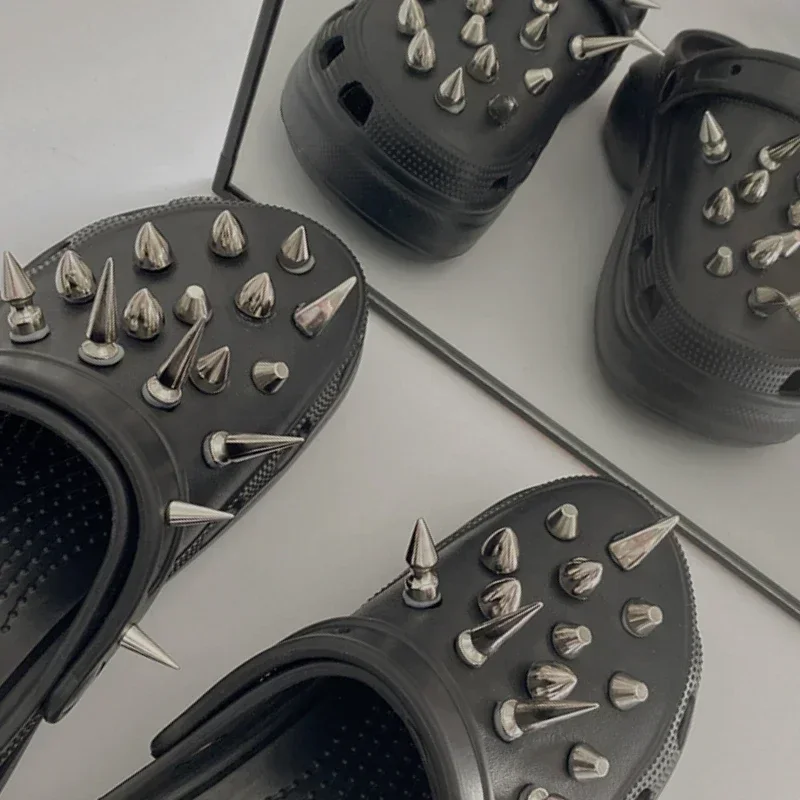 

Punk Metal Rivet Shoe Charms for Clogs Finished Product Fashion Vintage Clogs Charms Designer Quality Hip Hop Shoe Accessories